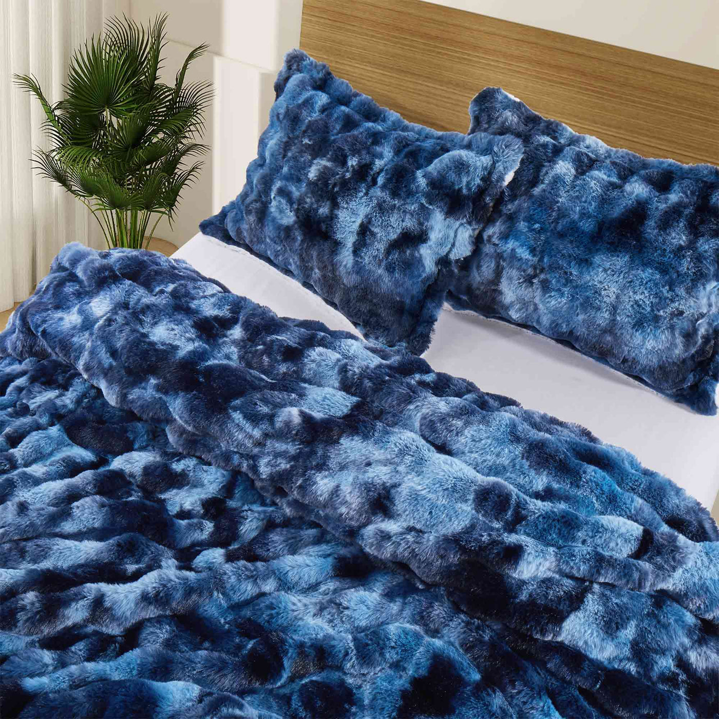 3 Piece Plush Reversible Faux Rabbit Fur Comforter Set