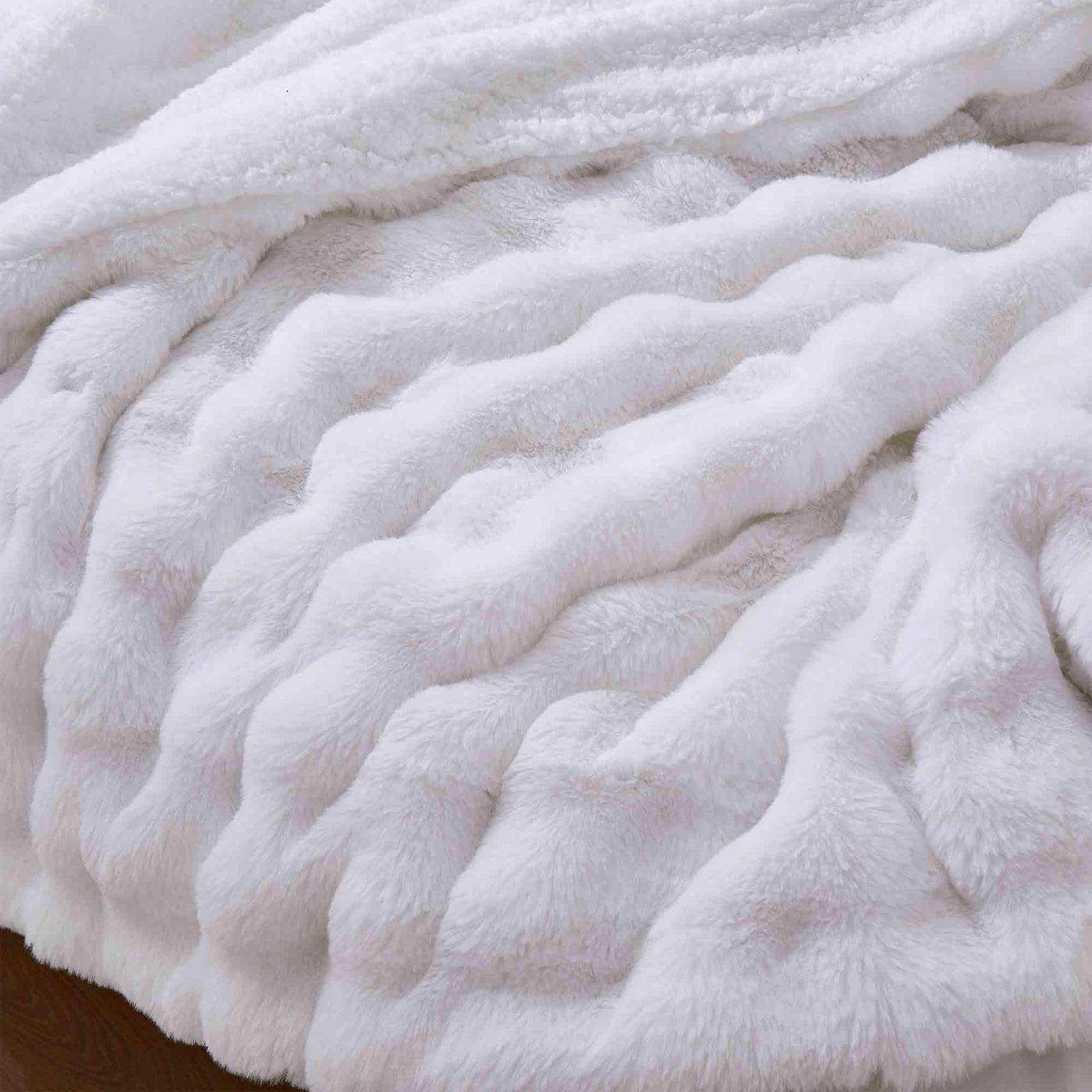 3 Piece Plush Reversible Faux Rabbit Fur Comforter Set