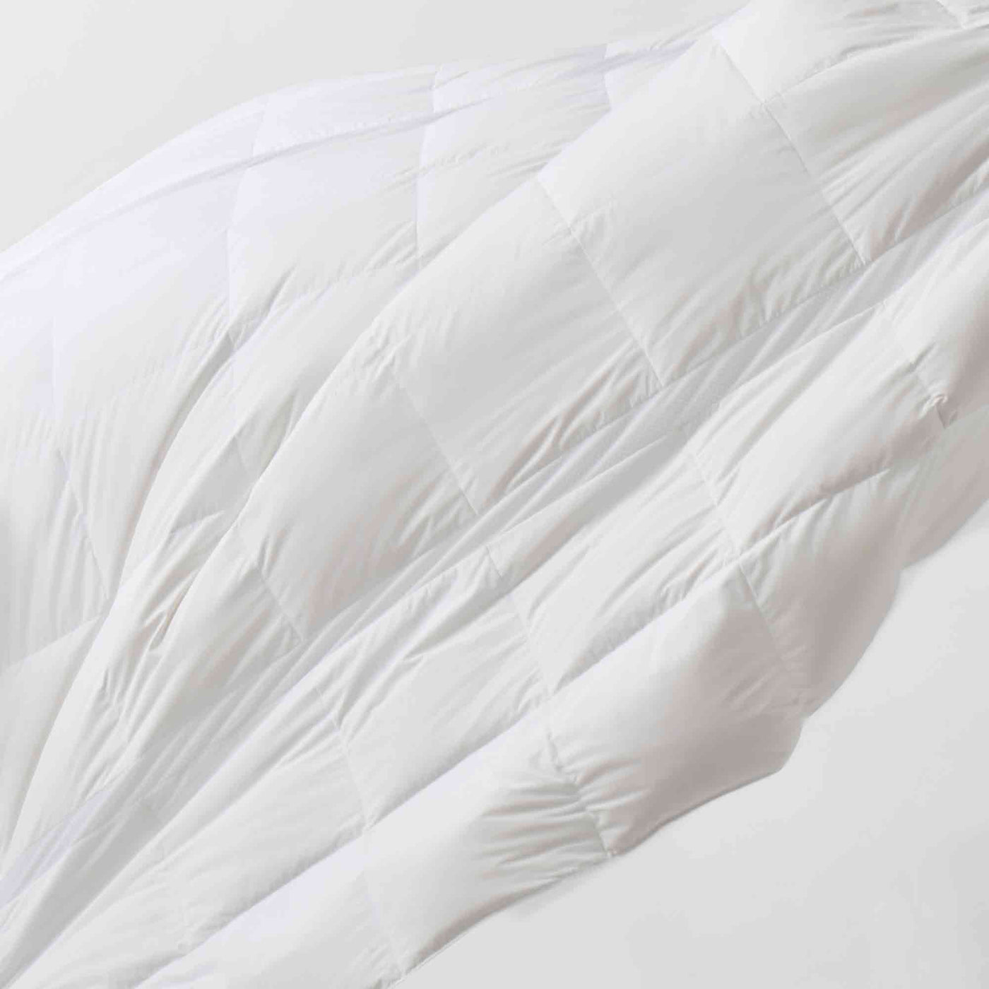 Ultra Lightweight Cooling Down Comforter