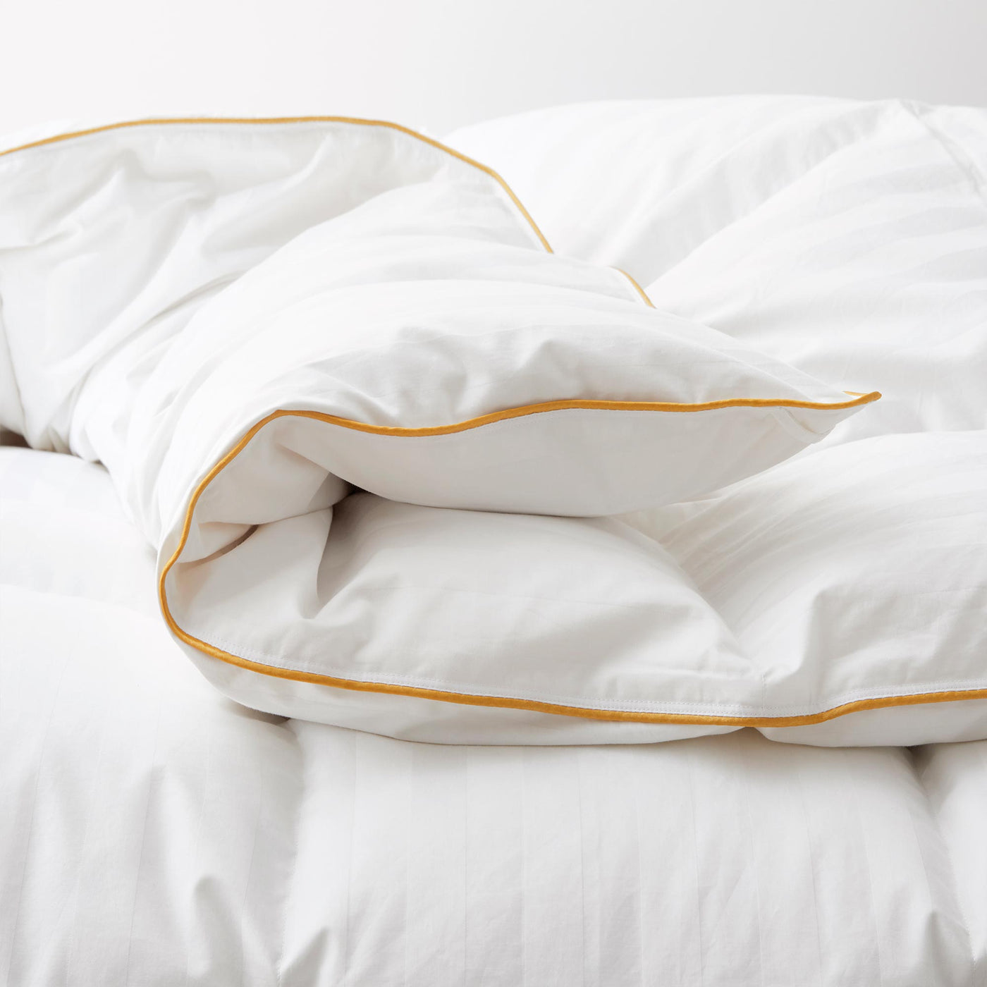 All Seasons White Goose Down Comforter