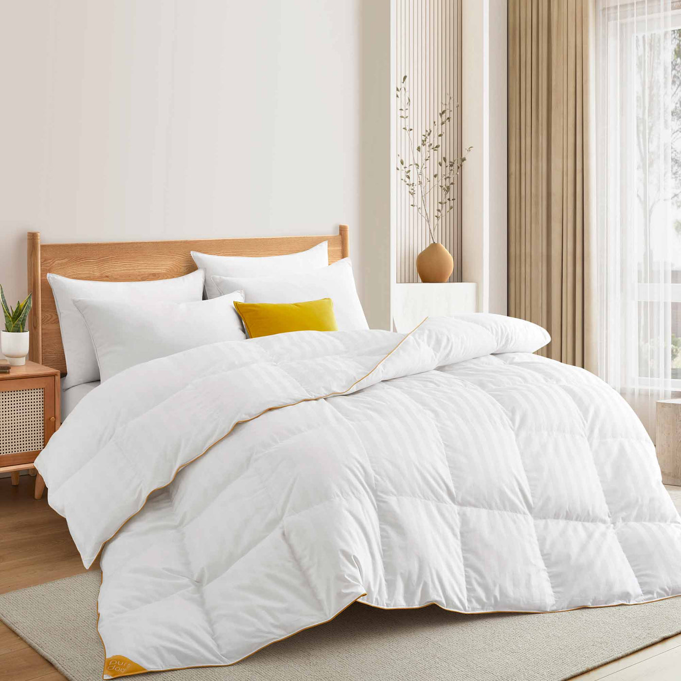 All Seasons White Goose Down Comforter
