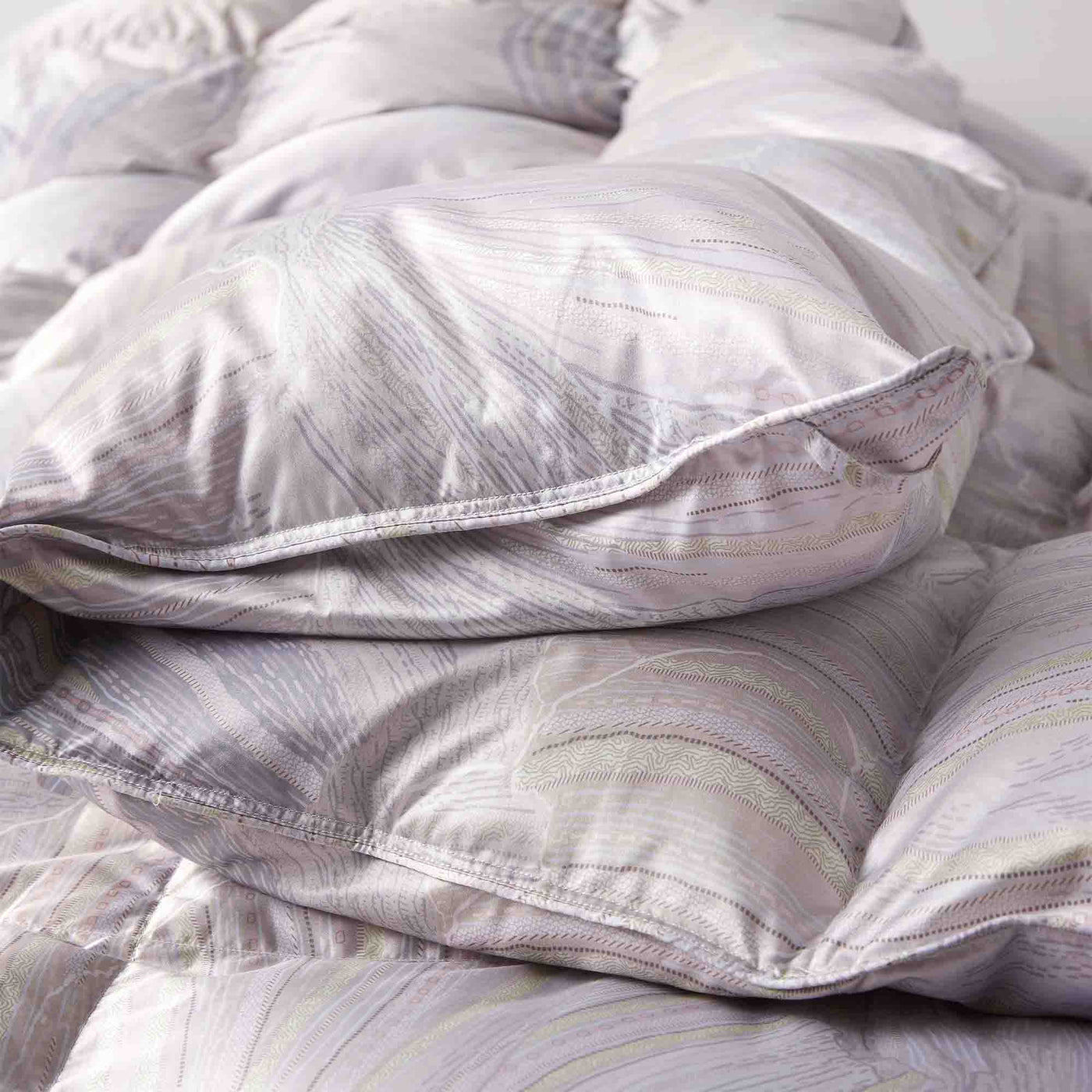 All Season Silk Covered 93% White Goose Down Comforter
