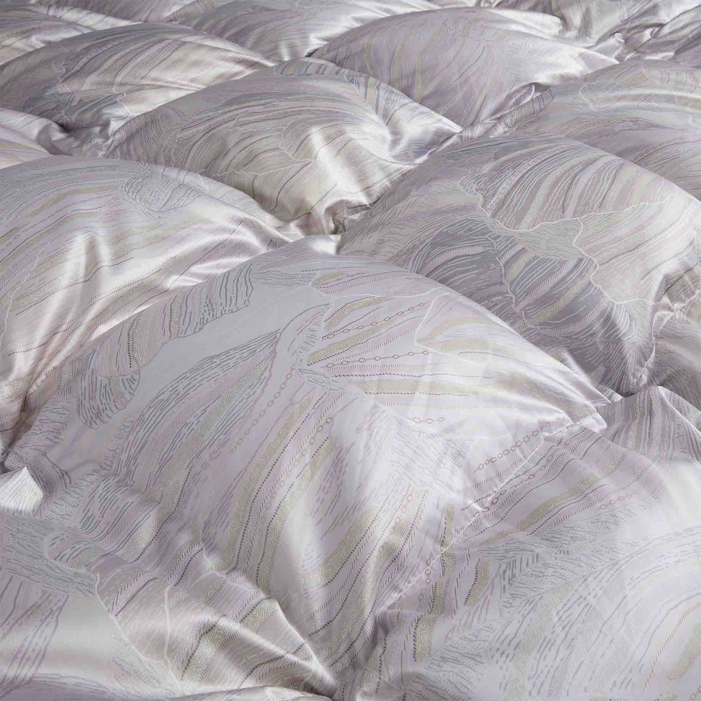 All Season Silk Covered 93% White Goose Down Comforter
