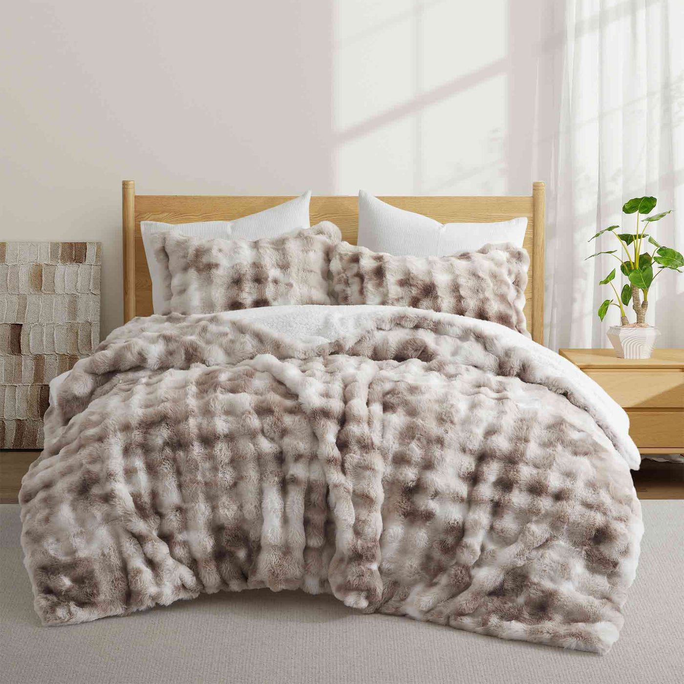3 Piece Plush Reversible Faux Rabbit Fur Comforter Set