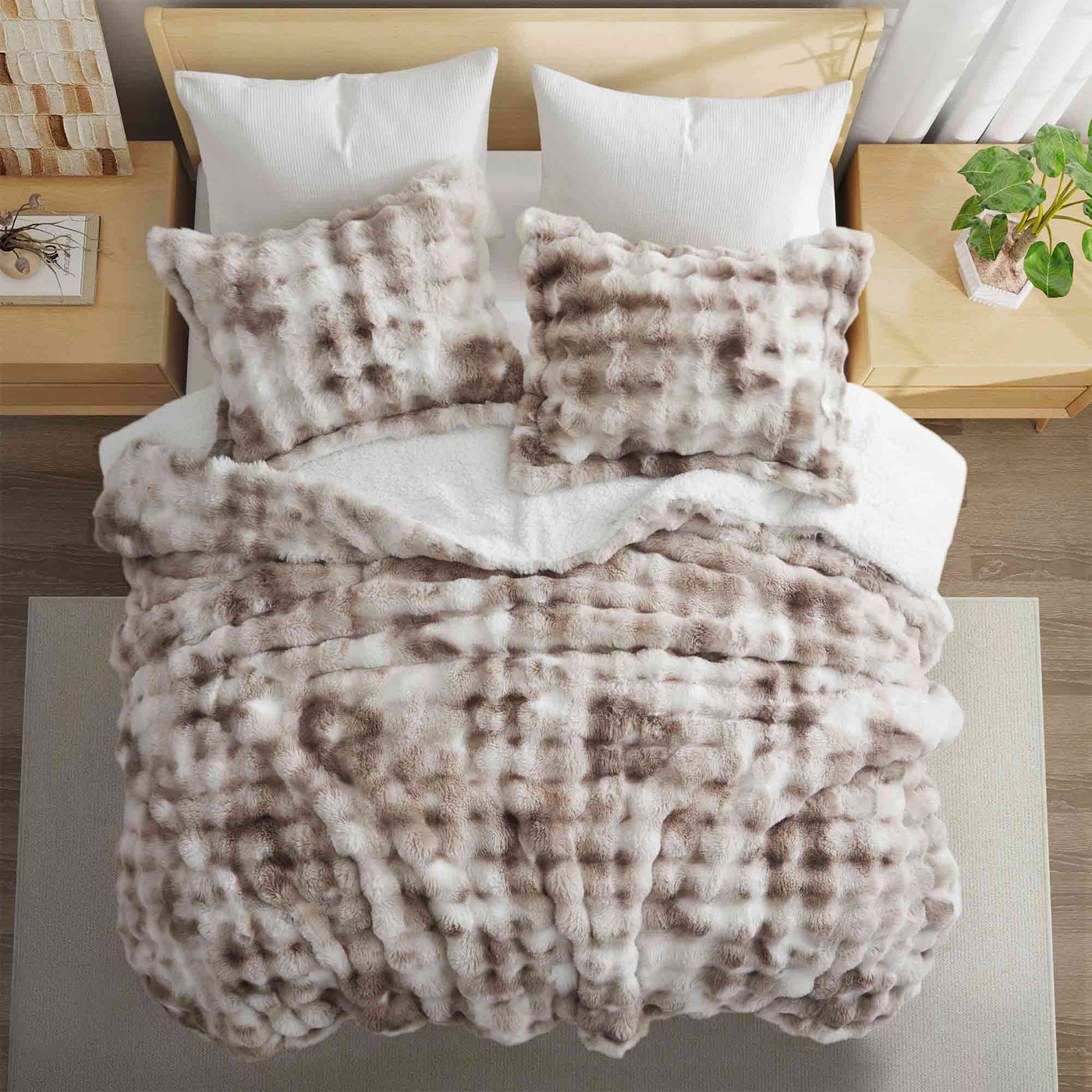 3 Piece Plush Reversible Faux Rabbit Fur Comforter Set