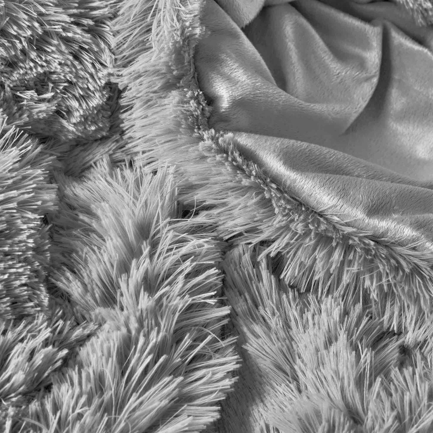 3 Piece Plush Reversible Faux Fur Comforter Set
