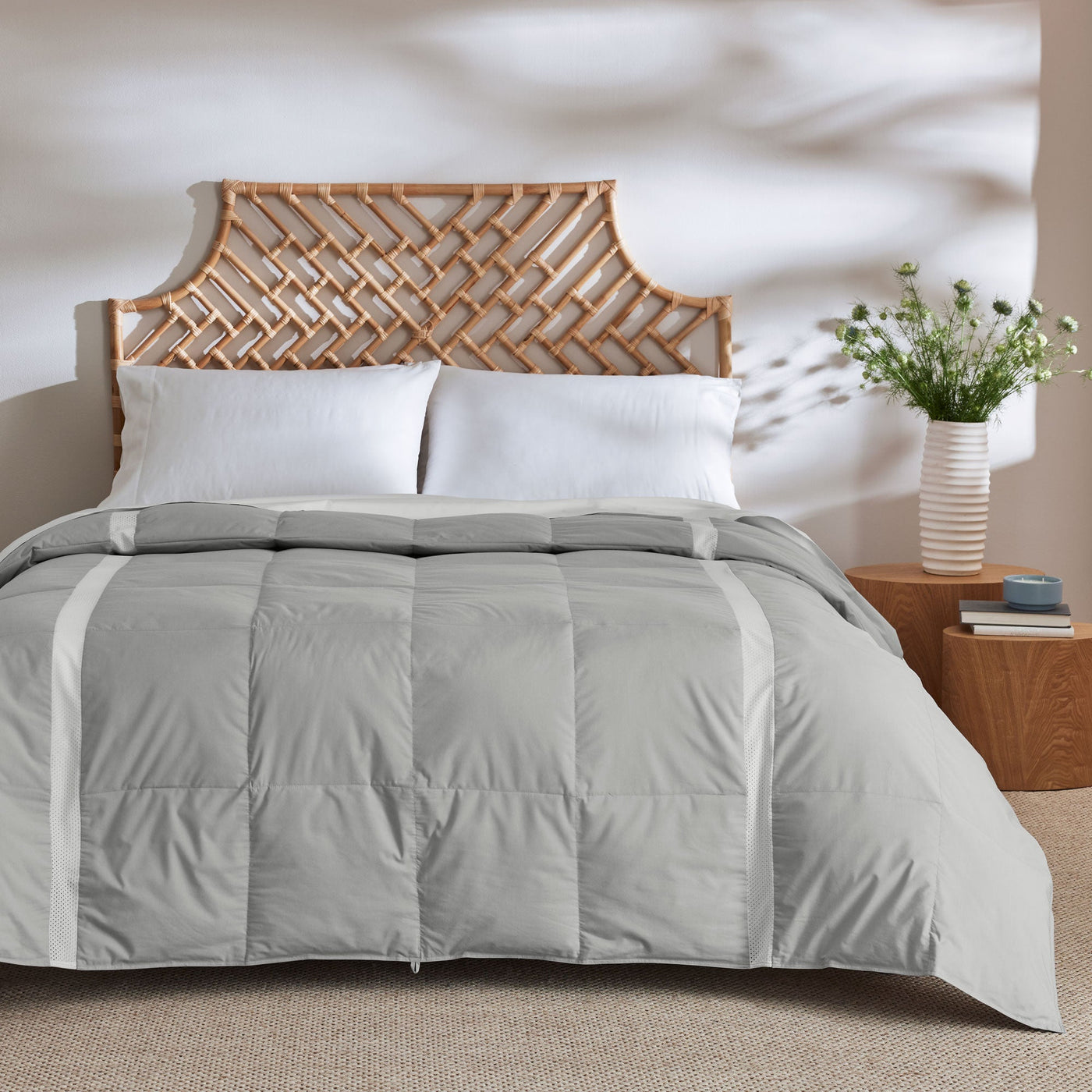 Ultra Lightweight Cooling Down Comforter